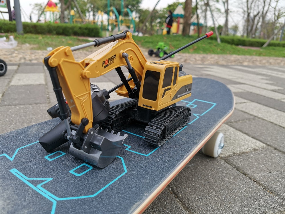Remote Control Excavator Toy for Beginners- 2.4Ghz 6 Channel 1:24 RC Excavator toy RC Engineering Car