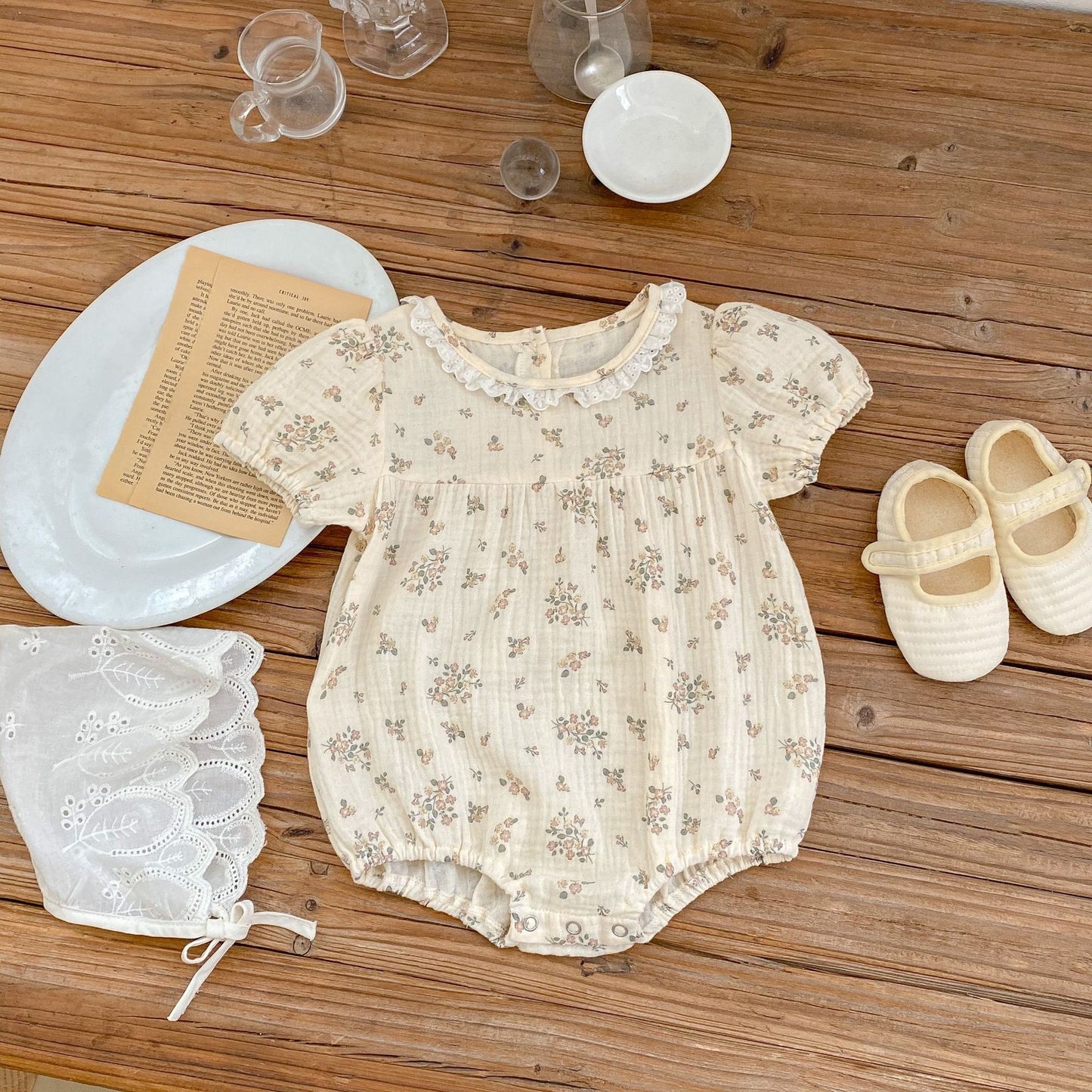 Adorable SummerBaby Dress: Blossom in Style with Our Fragmented Flower Collection